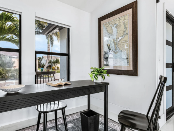 Ultimate Cape Coral Getaway - Luxury 3-Bedroom Pool Home